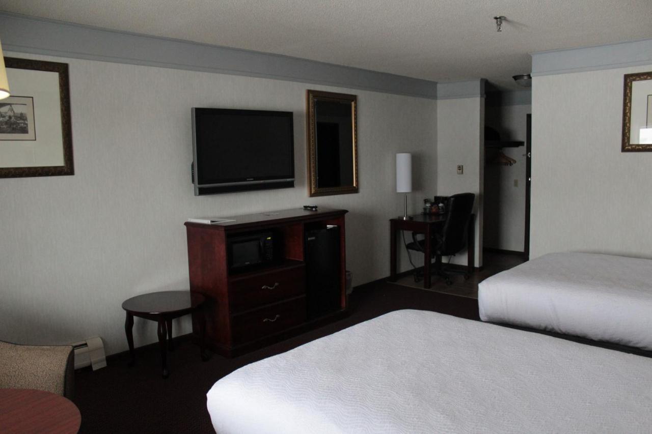 Shiretown Inn & Suites Houlton 외부 사진